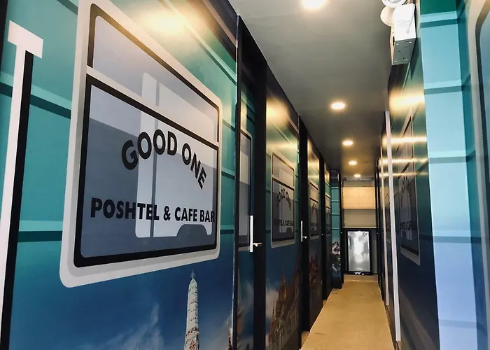 Good One Poshtel & Cafe Bar