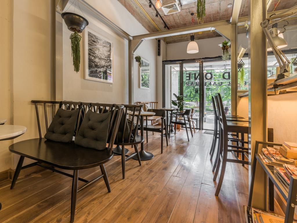 אכסניה Good One Poshtel & Cafe Bar