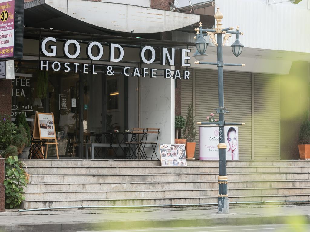 אכסניה Good One Poshtel & Cafe Bar